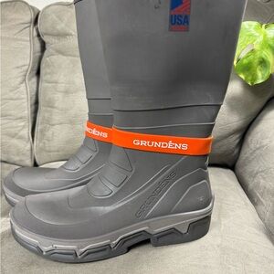 Grundéns Gray Rubber Boots